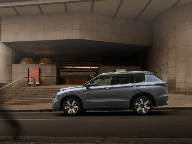 OUTLANDER PHEV MY25
