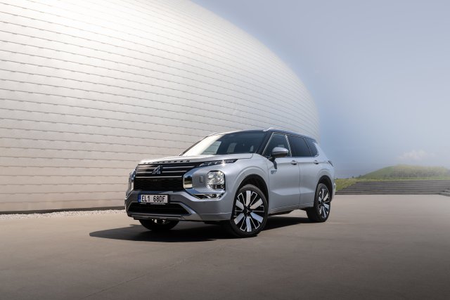 OUTLANDER PHEV MY25