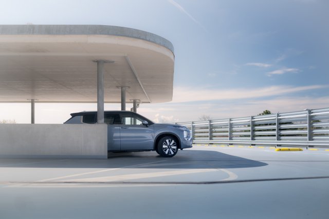OUTLANDER PHEV MY25