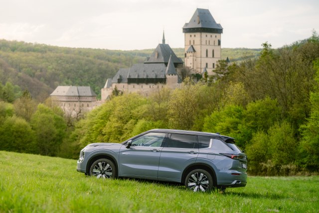 OUTLANDER PHEV MY25