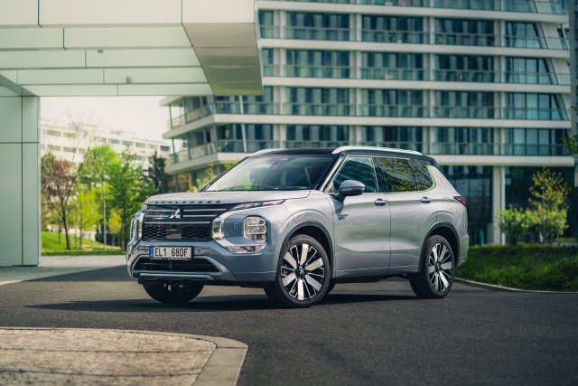 OUTLANDER PHEV MY25