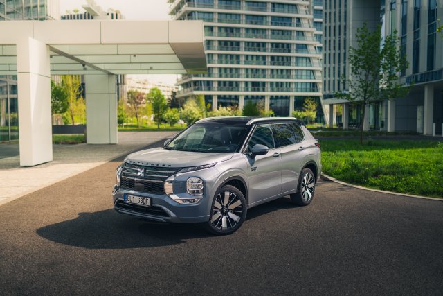 OUTLANDER PHEV MY25