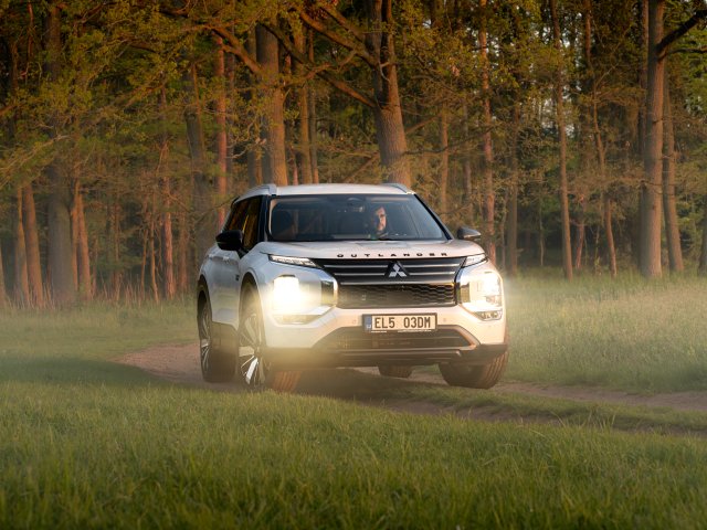 OUTLANDER PHEV MY25 - Trail Paket