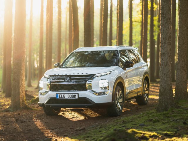 OUTLANDER PHEV MY25 - Trail Paket