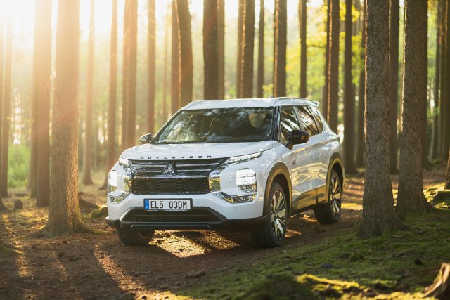 OUTLANDER PHEV MY25 - Trail Paket