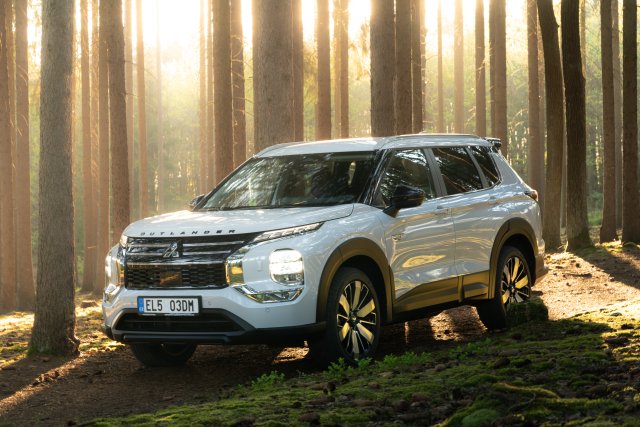 OUTLANDER PHEV MY25 - Trail Paket