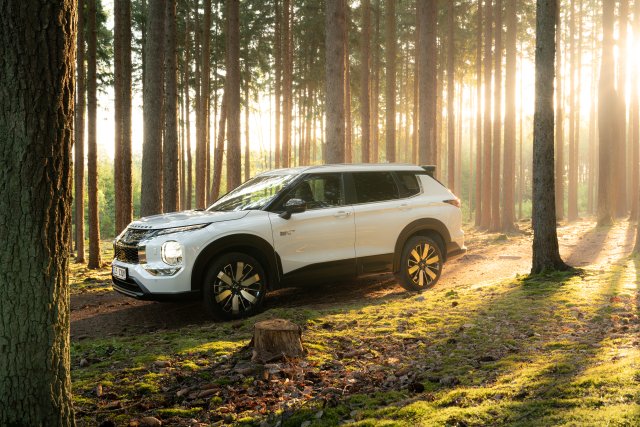 OUTLANDER PHEV MY25 - Trail Paket