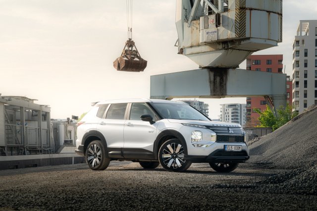 OUTLANDER PHEV MY25 - Trail Paket
