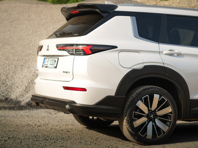 OUTLANDER PHEV MY25 - Trail Paket