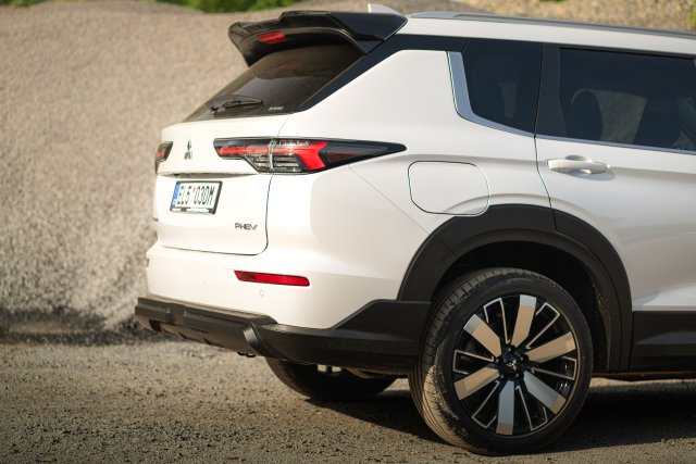 OUTLANDER PHEV MY25 - Trail Paket