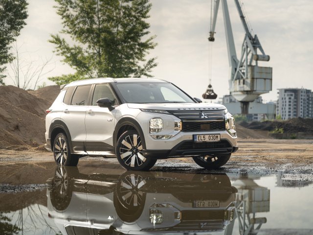 OUTLANDER PHEV MY25 - Trail Paket