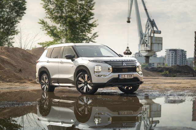 OUTLANDER PHEV MY25 - Trail Paket