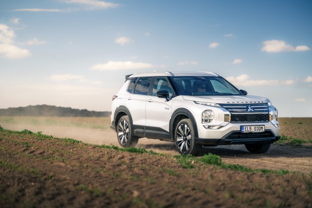 OUTLANDER PHEV MY25 - Trail Paket