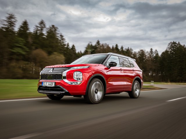 OUTLANDER PHEV MY25