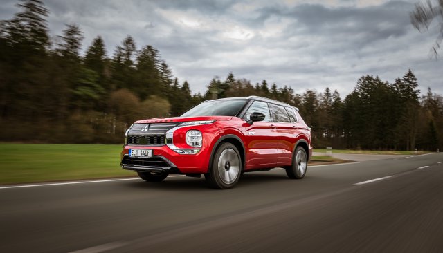 OUTLANDER PHEV MY25