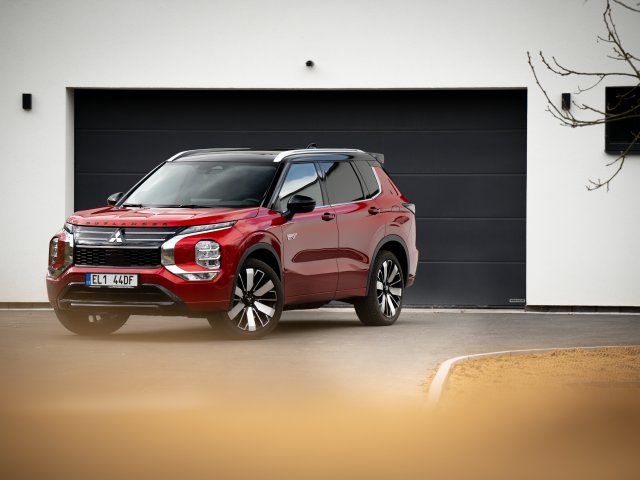 OUTLANDER PHEV MY25