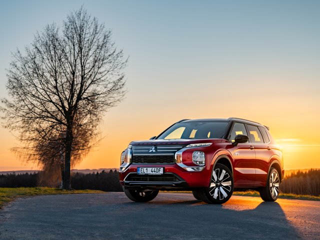 OUTLANDER PHEV MY25