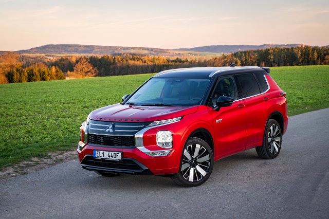 OUTLANDER PHEV MY25