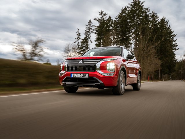 OUTLANDER PHEV MY25