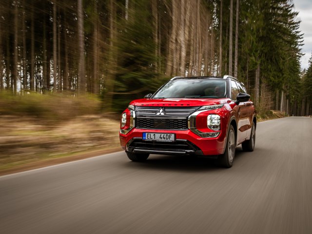 OUTLANDER PHEV MY25