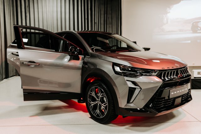 Uvedení Mitsubishi Grandis - tisková konference