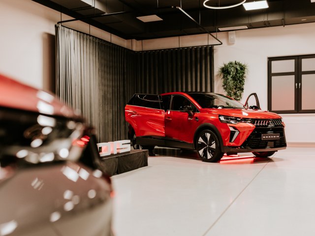 Uvedení Mitsubishi Grandis - tisková konference