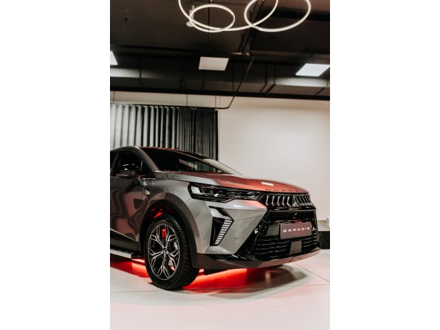 Uvedení Mitsubishi Grandis - tisková konference