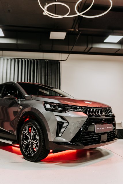 Uvedení Mitsubishi Grandis - tisková konference
