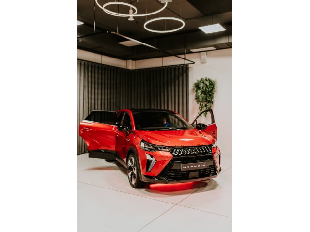 Uvedení Mitsubishi Grandis - tisková konference