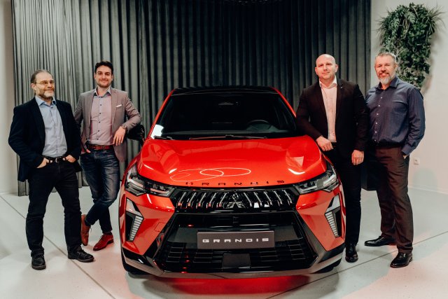 Uvedení Mitsubishi Grandis - tisková konference