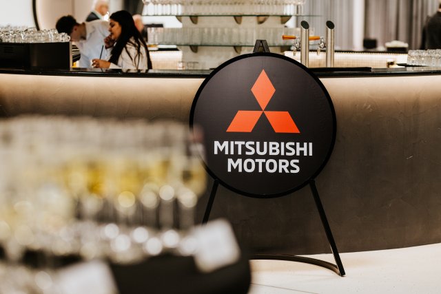 Uvedení Mitsubishi Grandis - tisková konference