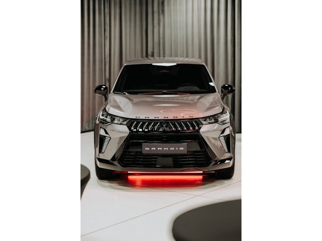 Uvedení Mitsubishi Grandis - tisková konference