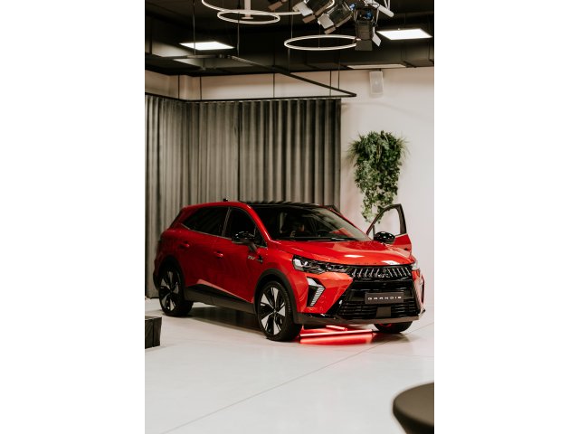 Uvedení Mitsubishi Grandis - tisková konference