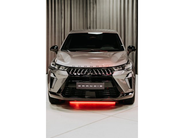 Uvedení Mitsubishi Grandis - tisková konference