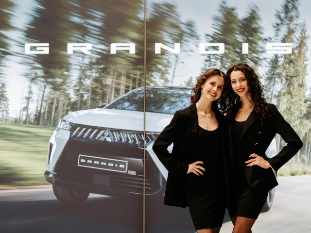 Uvedení Mitsubishi Grandis - tisková konference