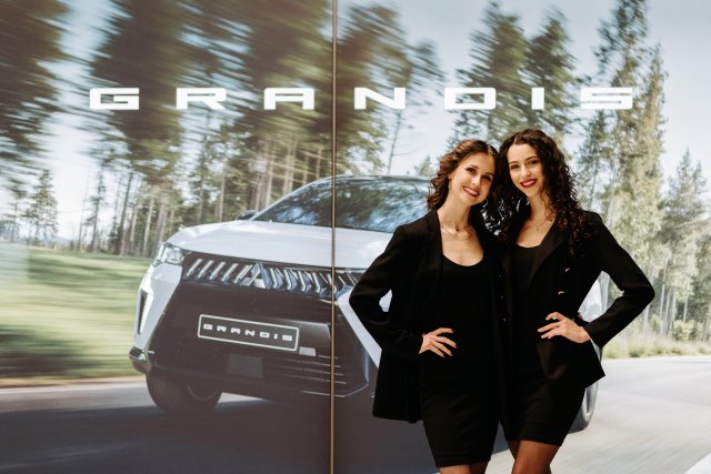 Uvedení Mitsubishi Grandis - tisková konference