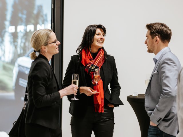 Uvedení Mitsubishi Grandis - tisková konference