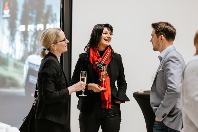 Uvedení Mitsubishi Grandis - tisková konference