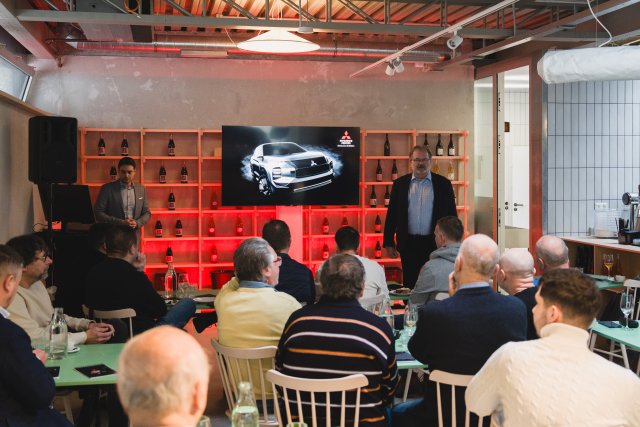 Uvedení Mitsubishi Grandis - tisková konference Slovensko