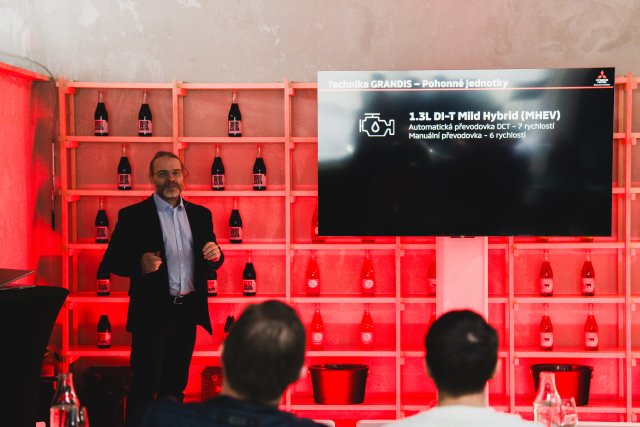 Uvedení Mitsubishi Grandis - tisková konference Slovensko