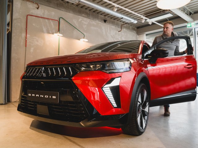 Uvedení Mitsubishi Grandis - tisková konference Slovensko