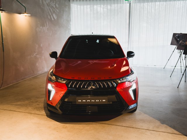 Uvedení Mitsubishi Grandis - tisková konference Slovensko