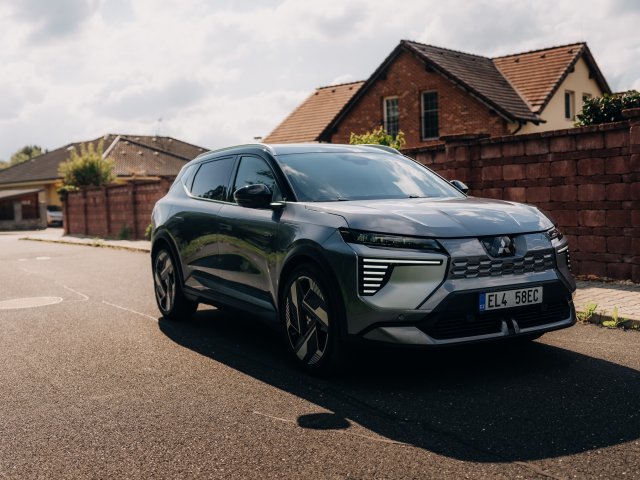 Eclipse Cross BEV