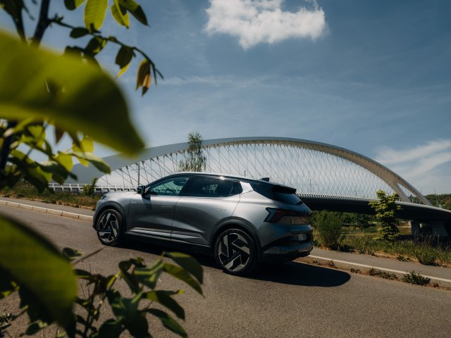 Eclipse Cross BEV